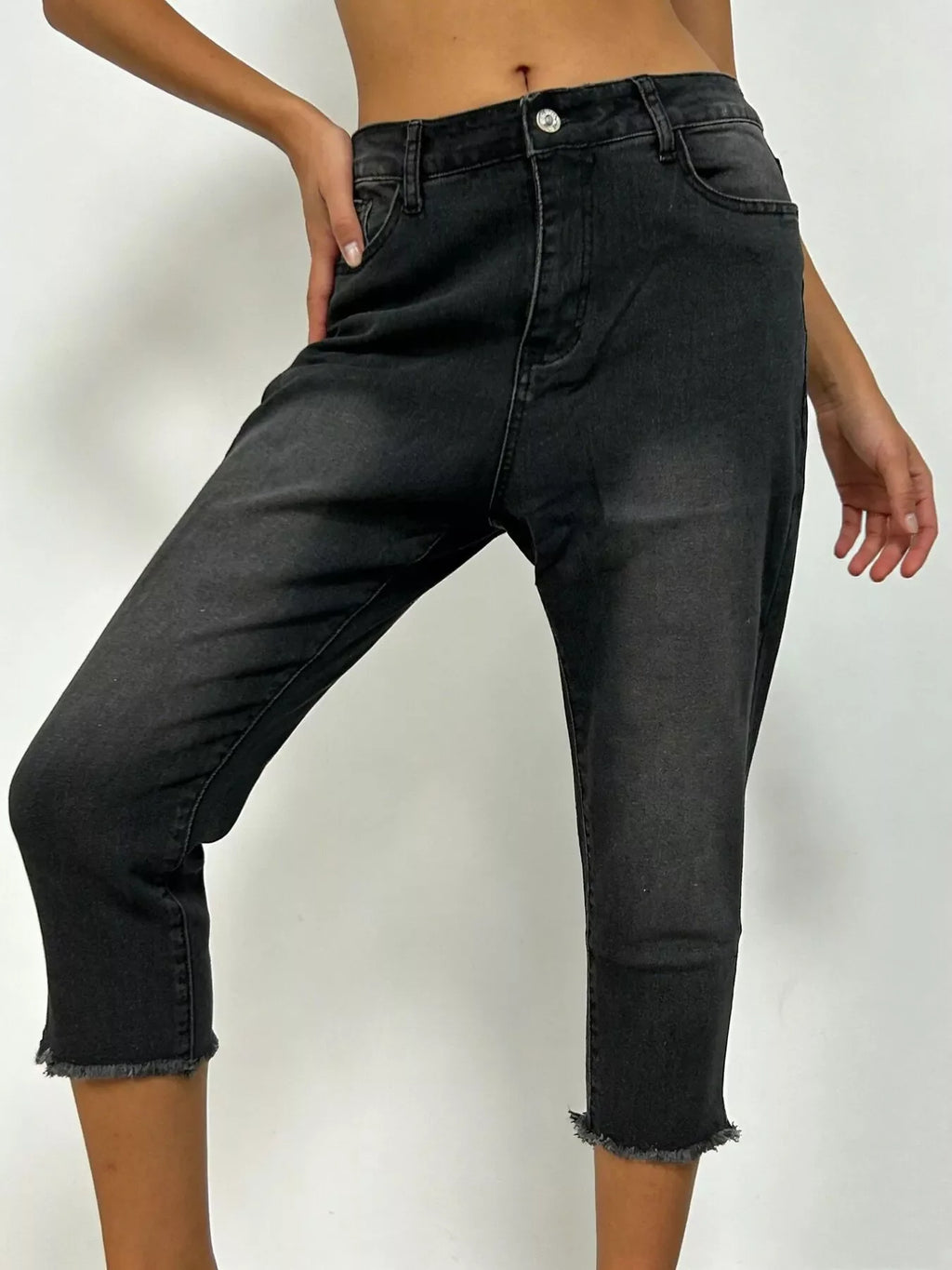 Raw Hem Capris Jeans