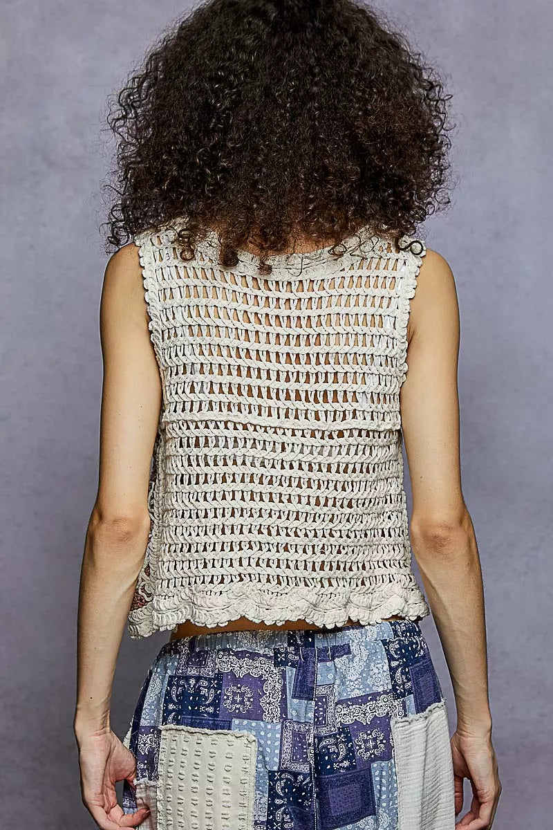 POL Floral Round Neck Cropped Crochet Sleeveless Top with Scalloped Edge