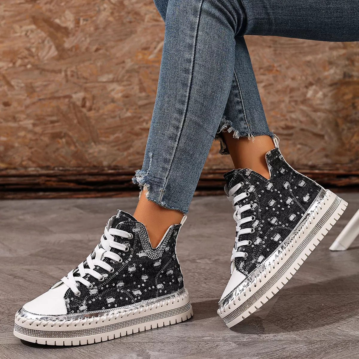 Lace Up Platform Sneaker