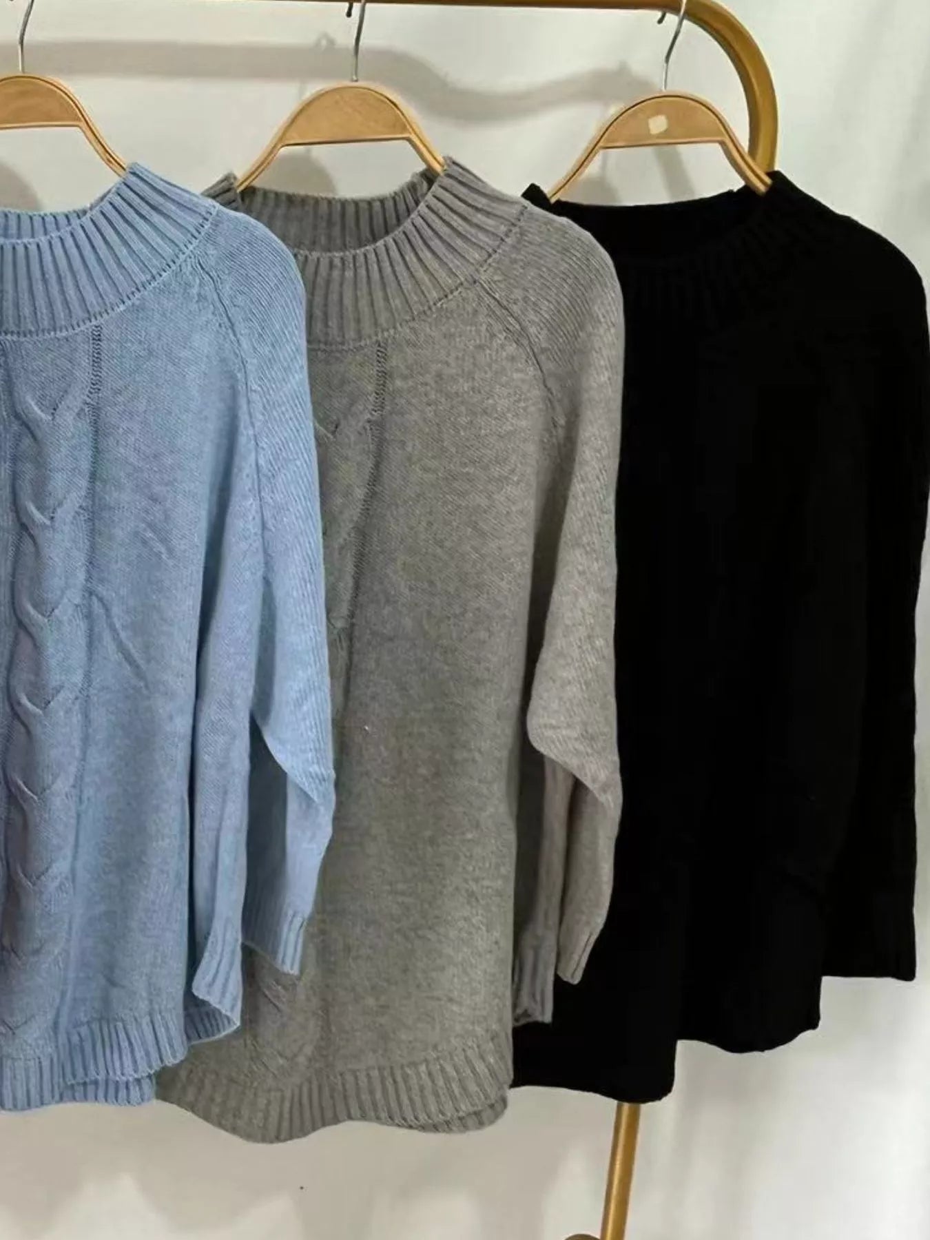 Cable-Knit Long Sleeve Sweater