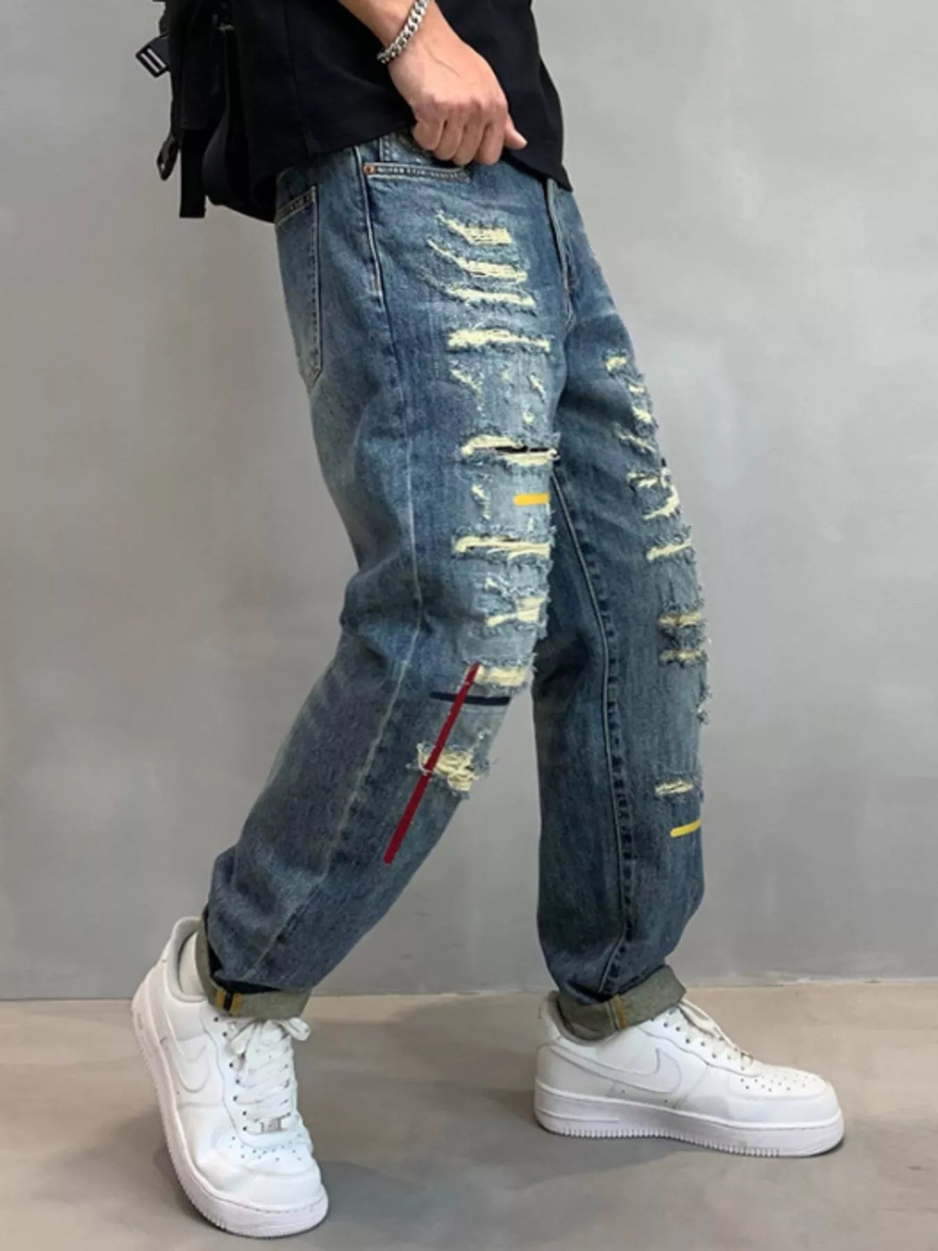 Men's Distressed Loose Fit Jeans