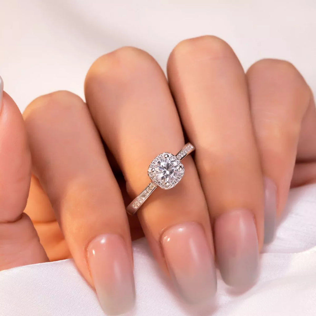 2 Carat Moissanite 925 Sterling Silver Ring