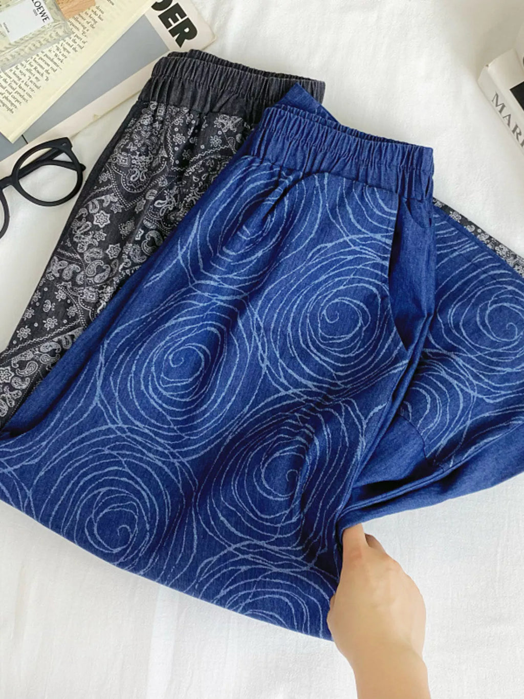 Elastic Waist Printed Jeans