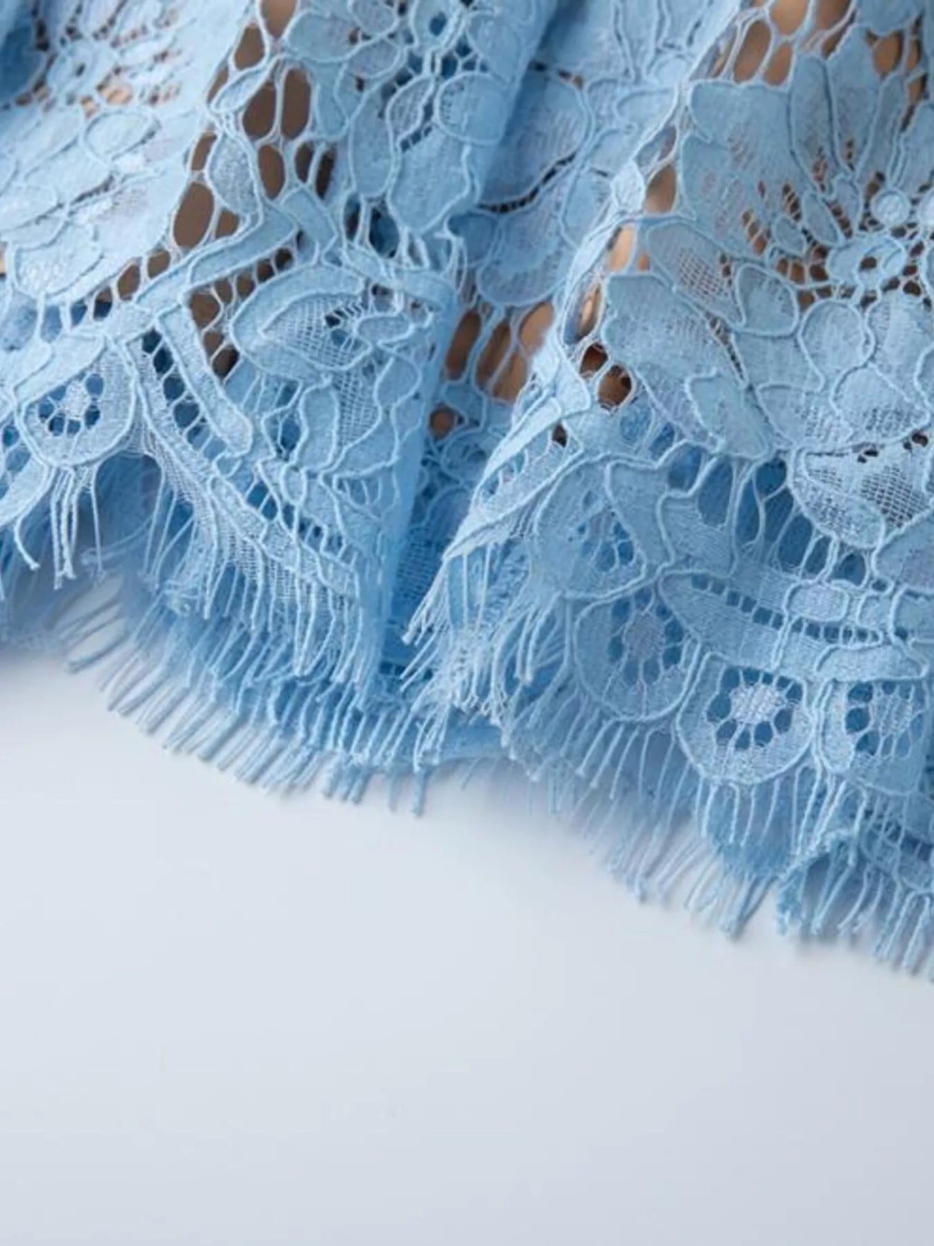 Pearl Neckline Sleeveless Lace Dress