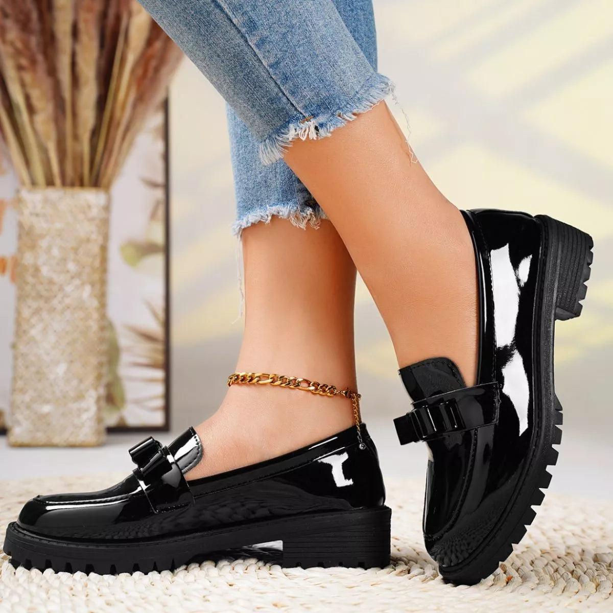 Round Toe Bow Loafers