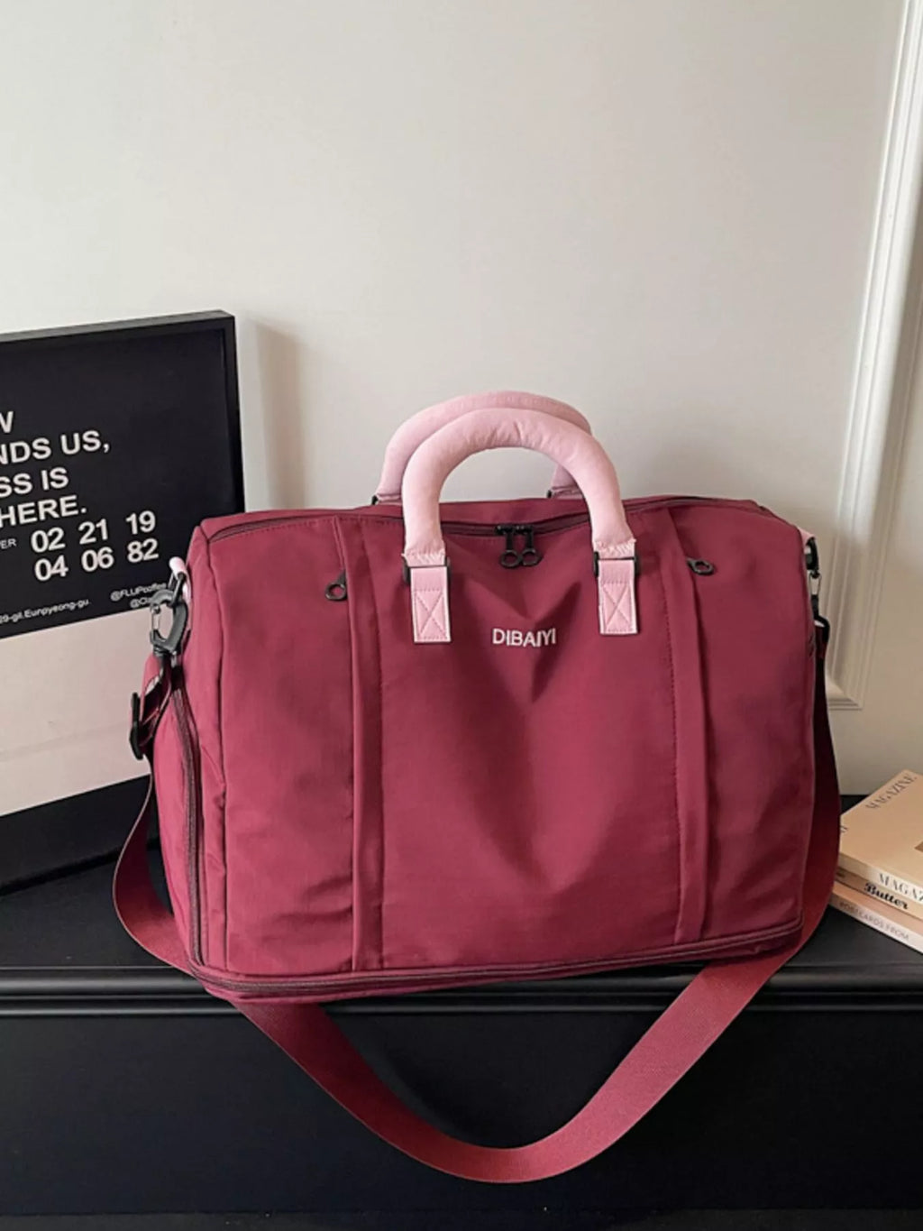 Durable Travel Duffel Bag with Comfortable Contrast Handle