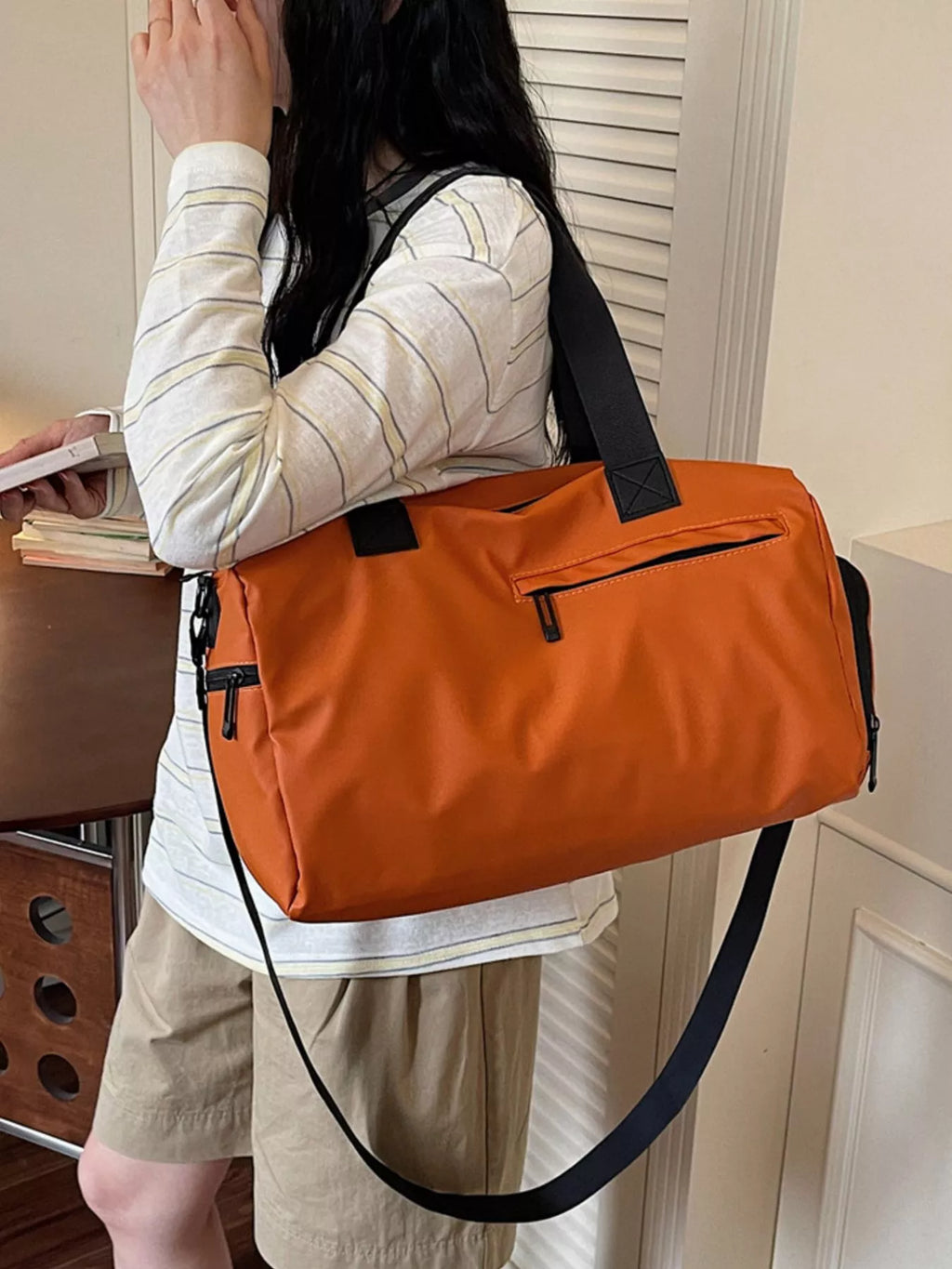 Lightweight Multi-Pocket Travel Bag