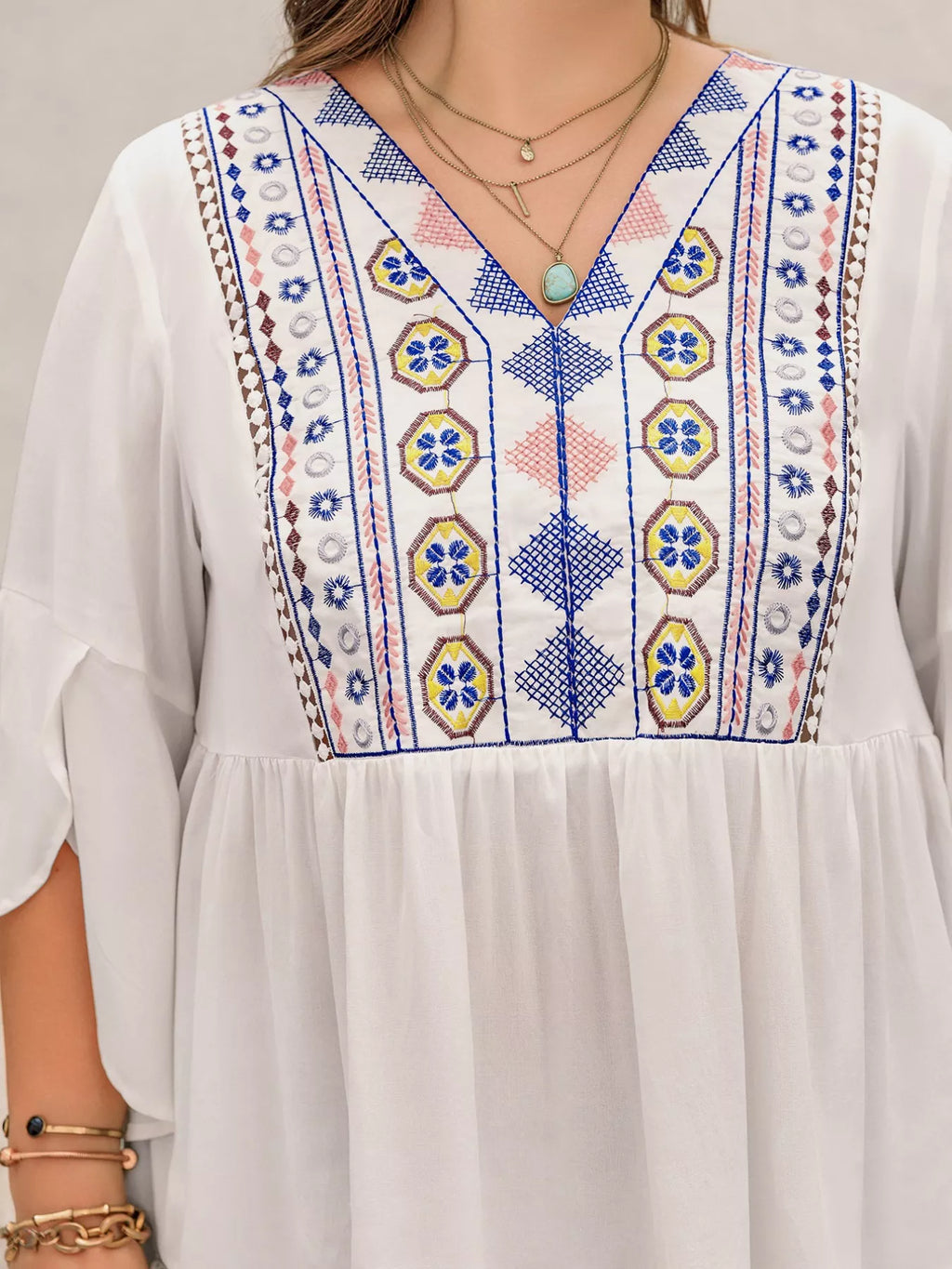 Plus Size Geometric V-Neck Flare Sleeve Blouse