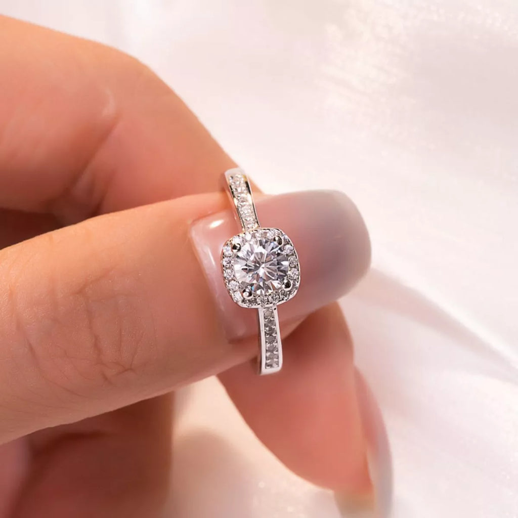 2 Carat Moissanite 925 Sterling Silver Ring