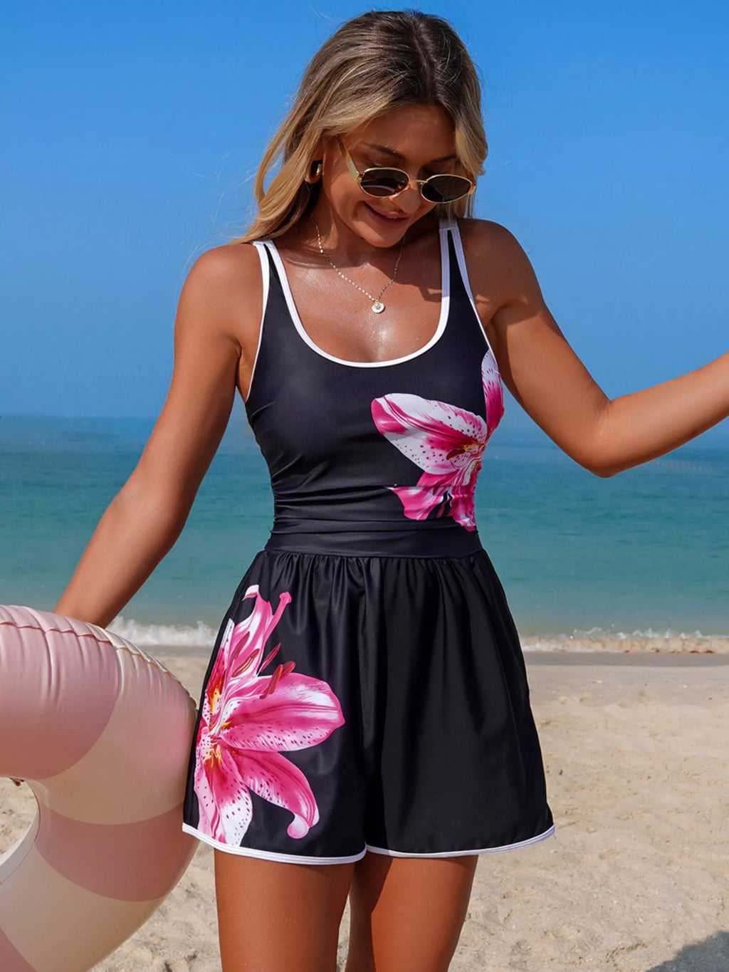 Contrast Trim Scoop Neck One-Piece Swimsuit