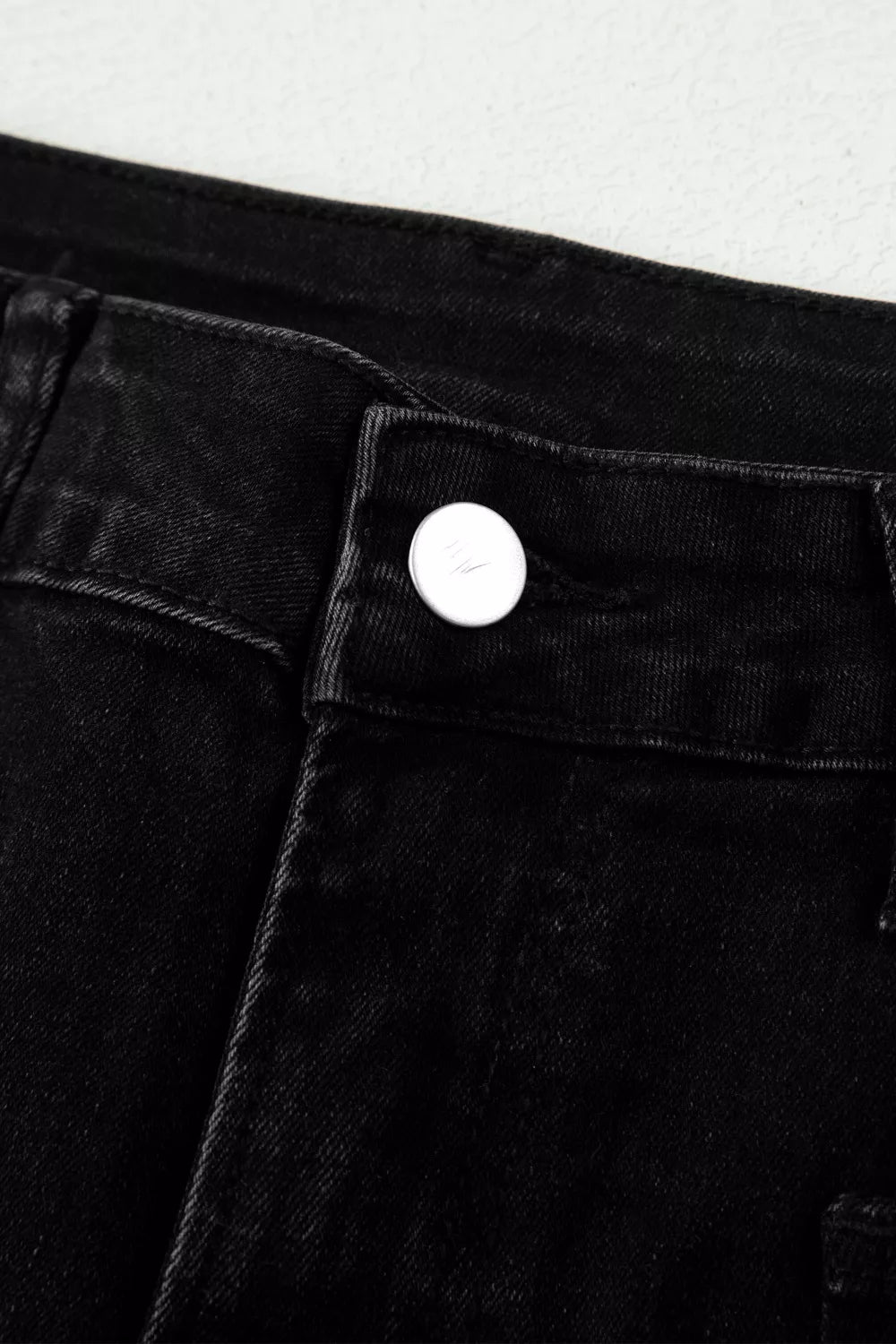 Frayed Cropped Straight Jeans