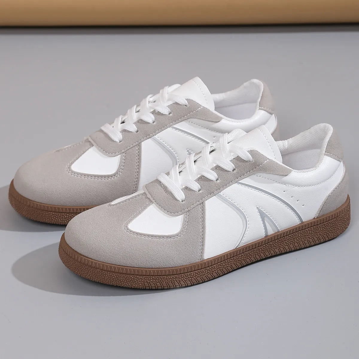 Lace Up Round Toe Sneakers