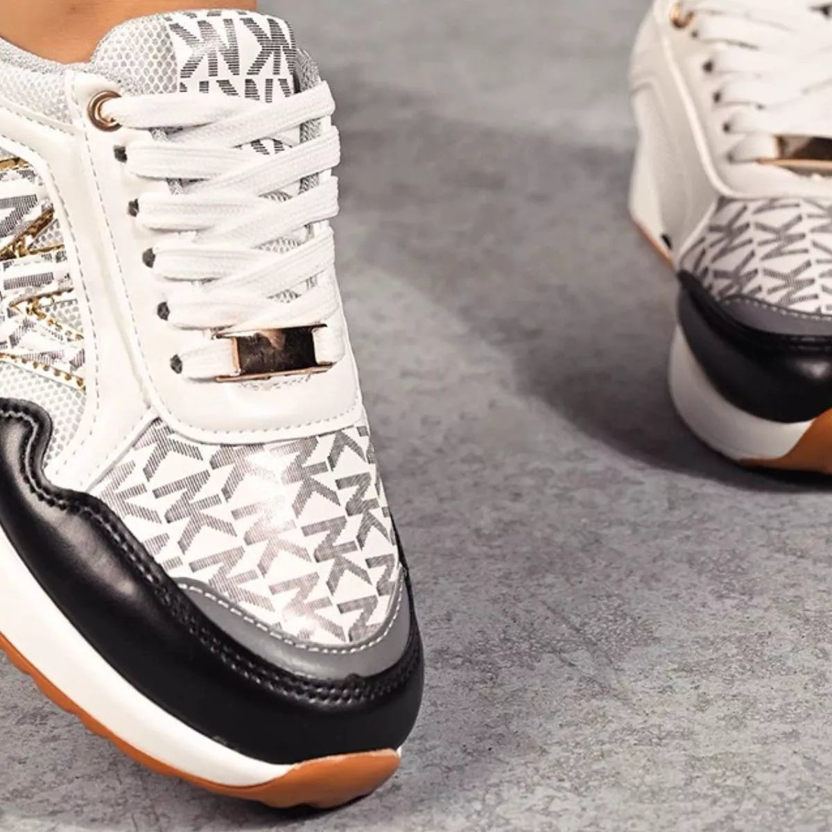 Lace Up Round Toe Sneakers