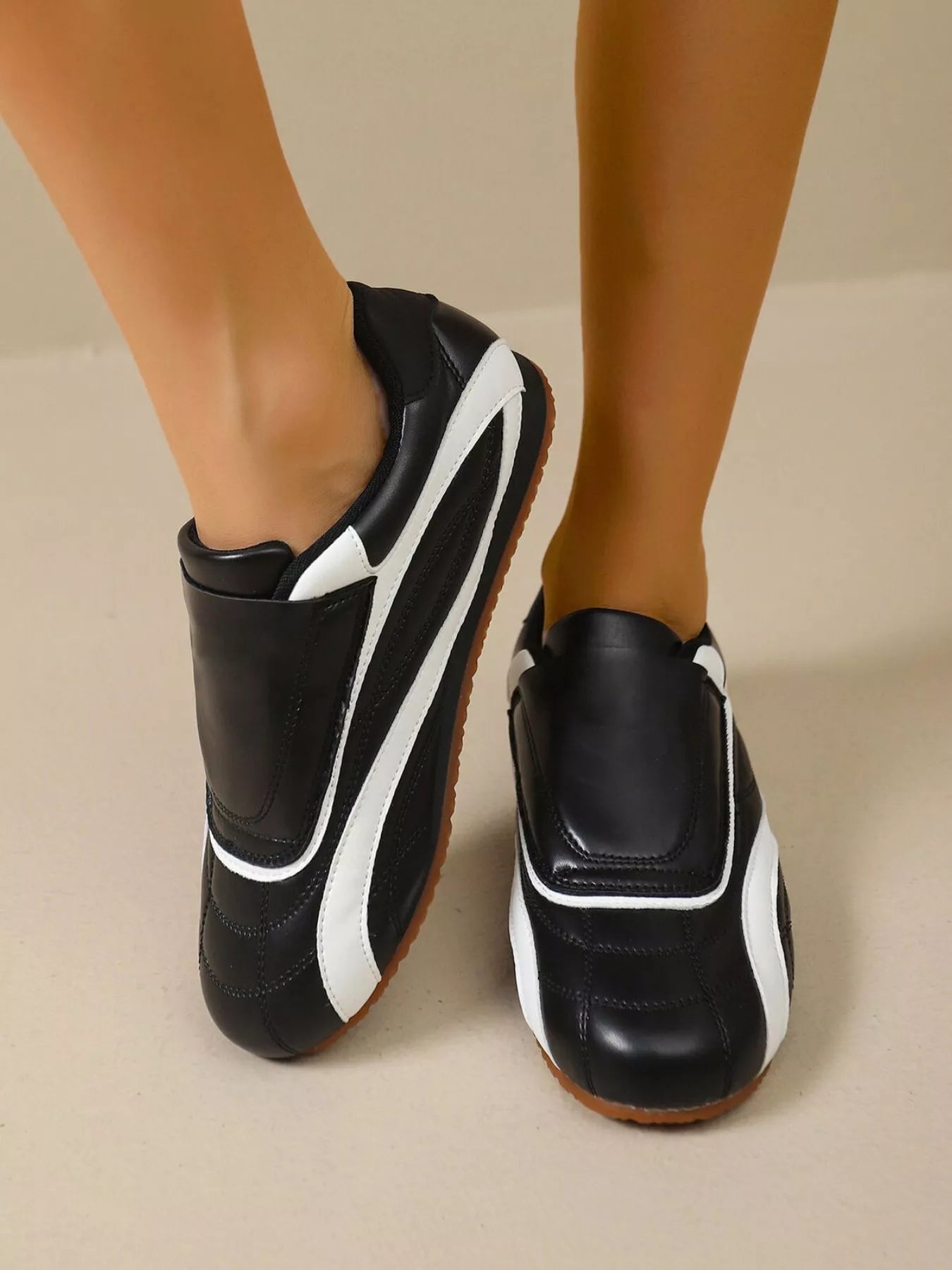 Contrast Round Toe Sneakers