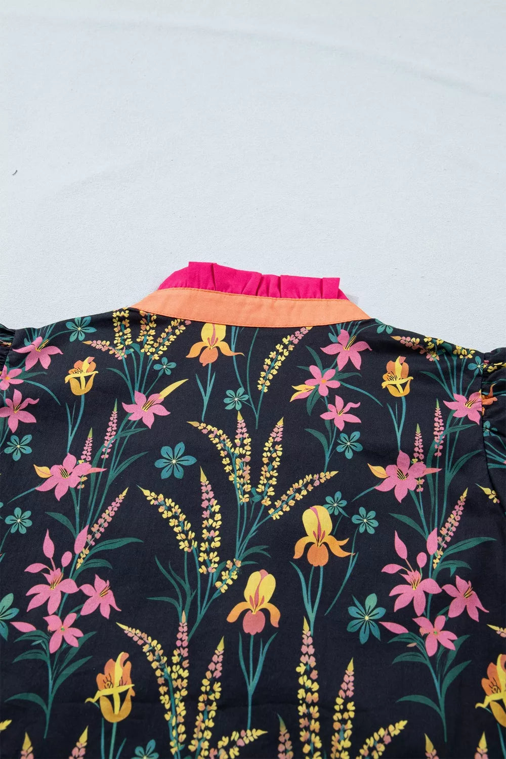 Floral Print Contrast Trim Tiered Ruffled Short Sleeve Blouse