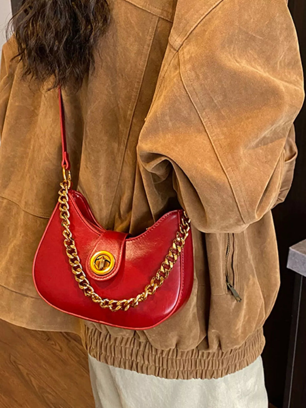 Chain Accent Shoulder Bag