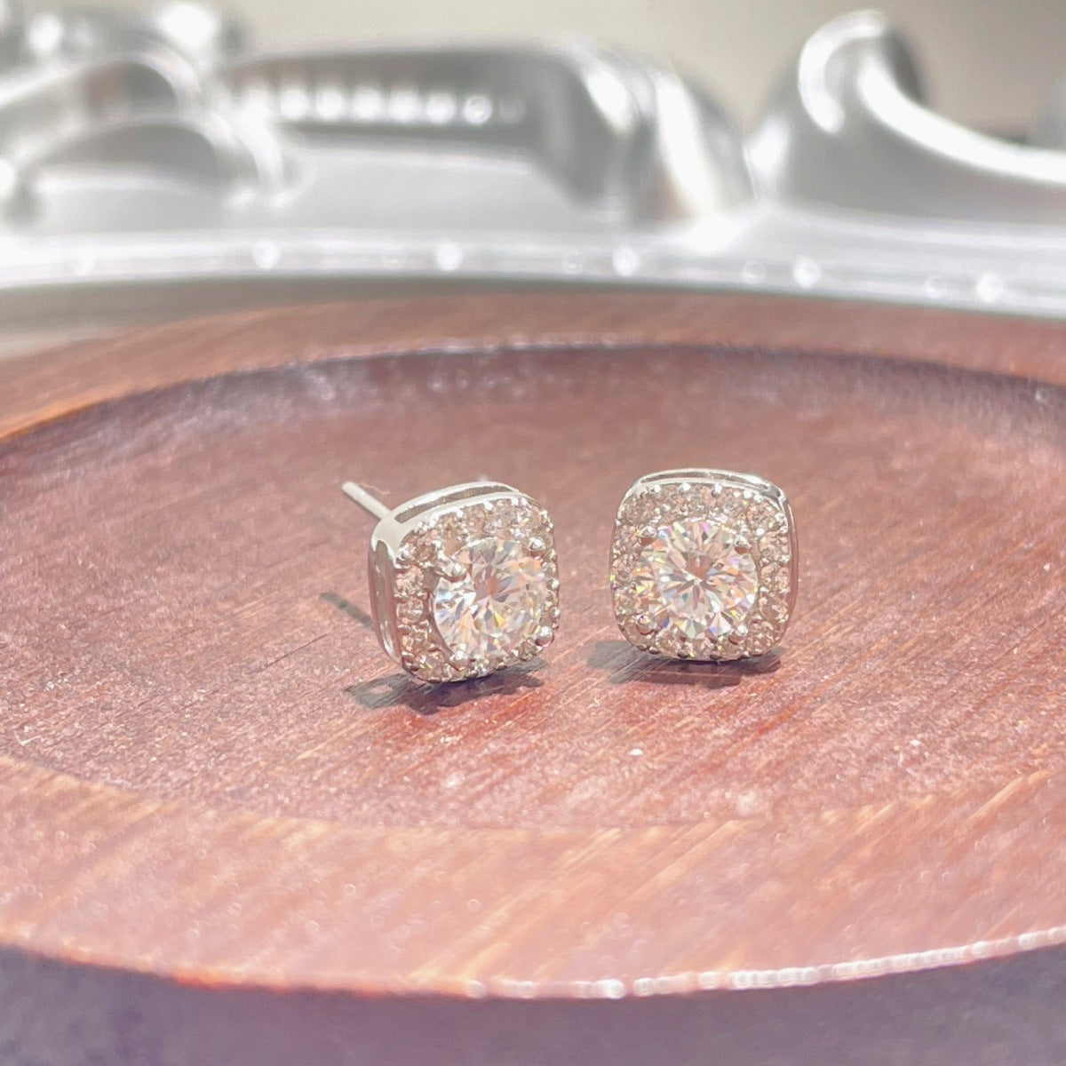 1 Carat Moissanite 925 Sterling Silver Stud Earrings