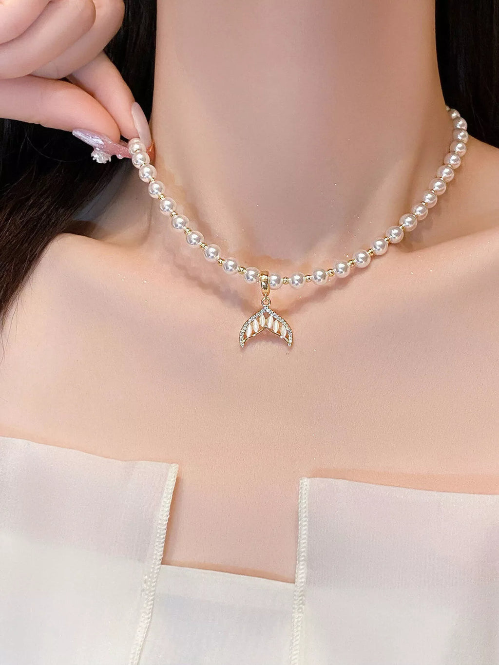 Pearl Mermaid Tail Pendant Necklace