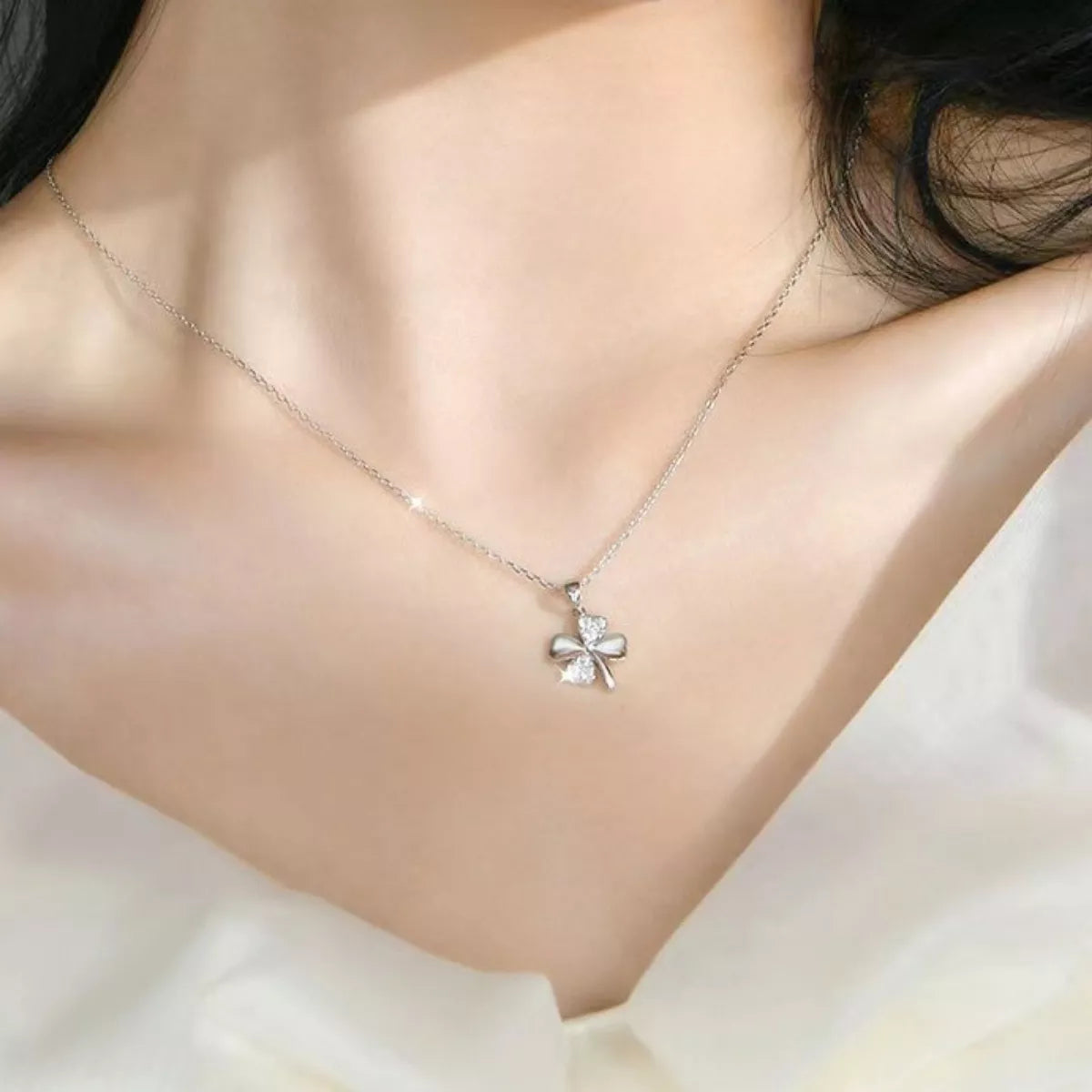 925 Sterling Silver Zircon Clover Pendant Necklace