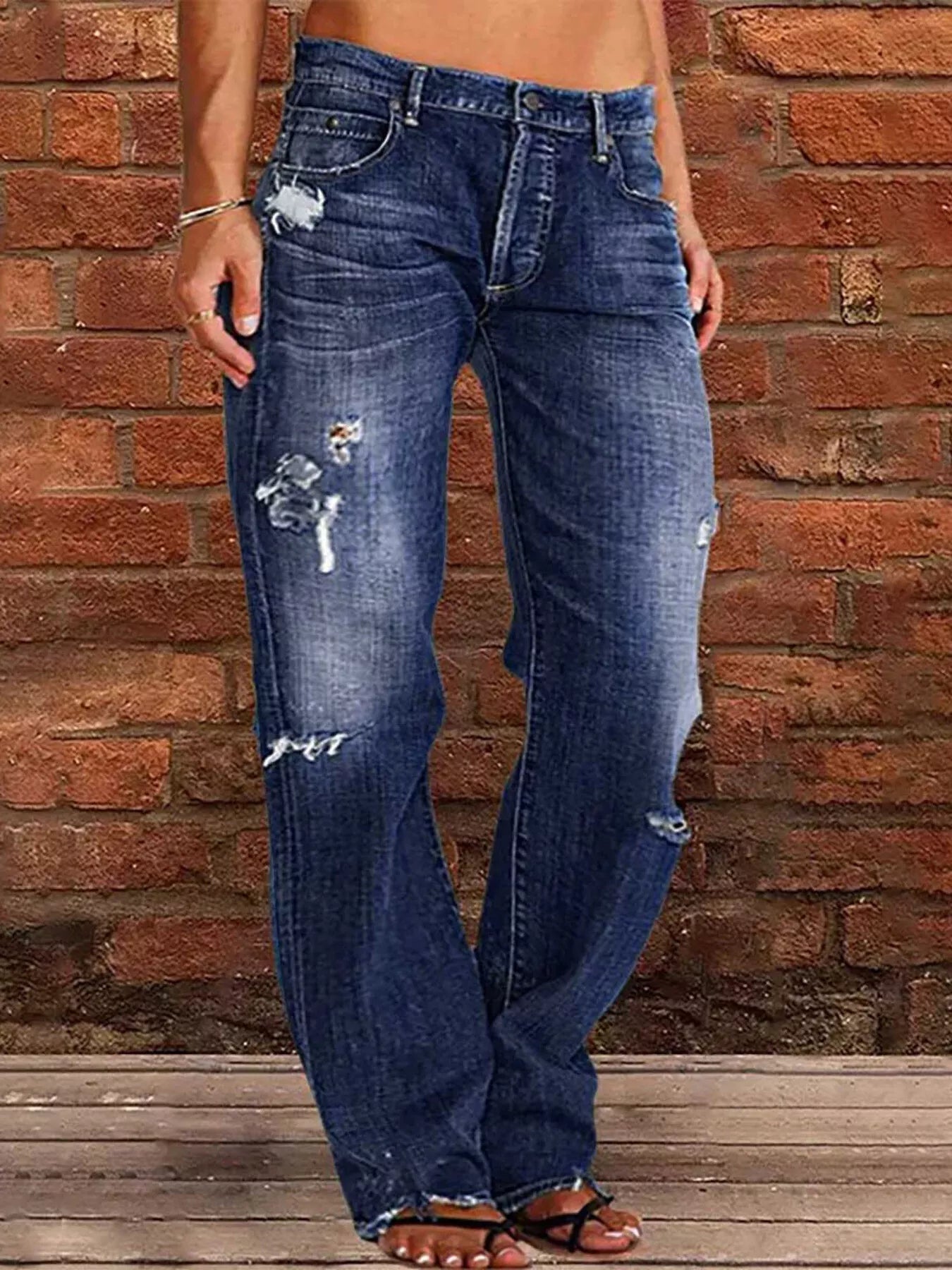 Distressed Loose Fit Jeans