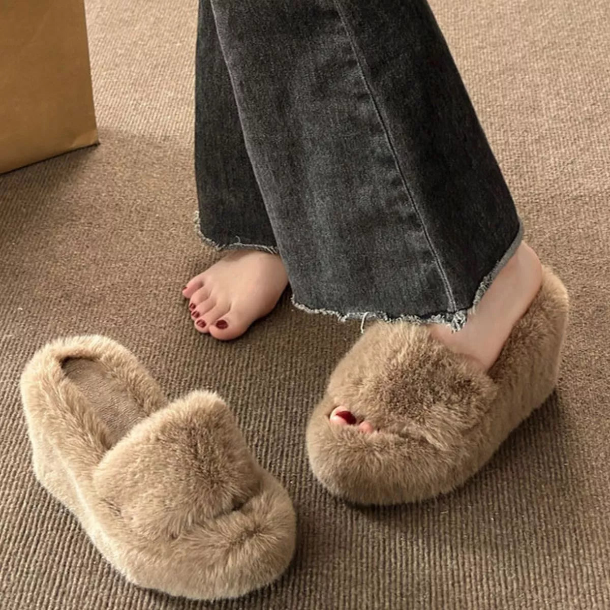 Fluffy Wedge Slippers