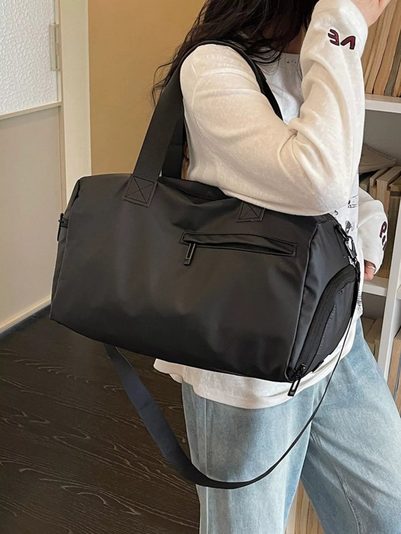 Lightweight Multi-Pocket Travel Bag