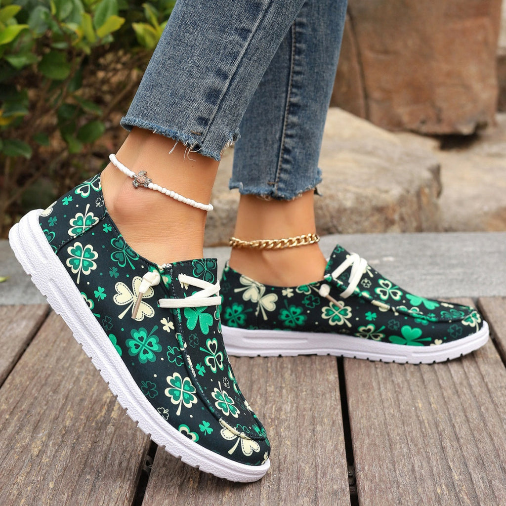 Clover Print Round Toe Sneakers