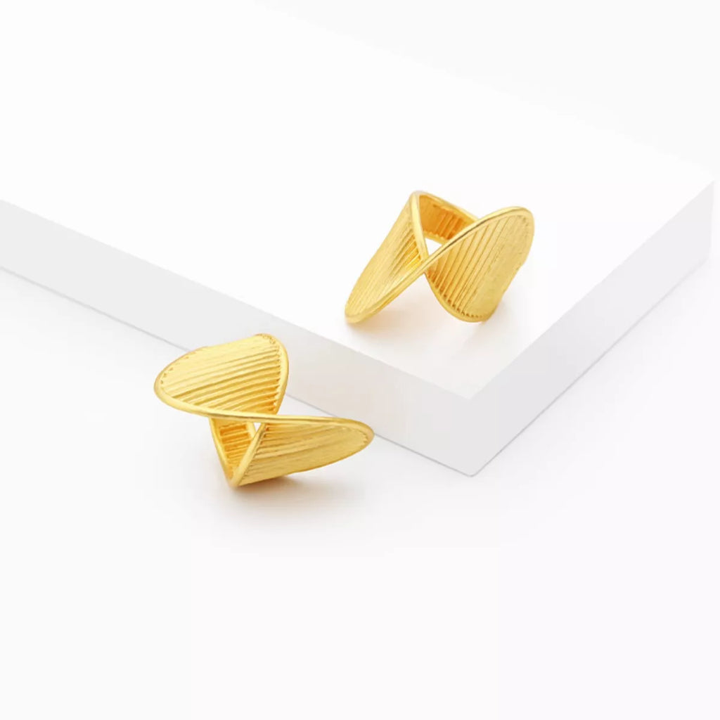 Irregular Twisted Texture Ring