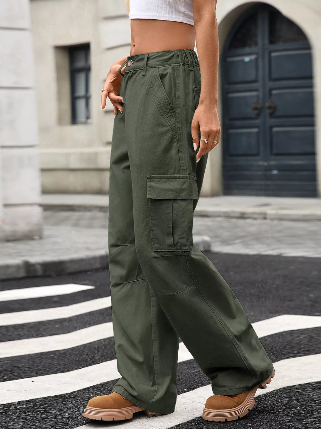 Relaxed Fit Cargo Jeans