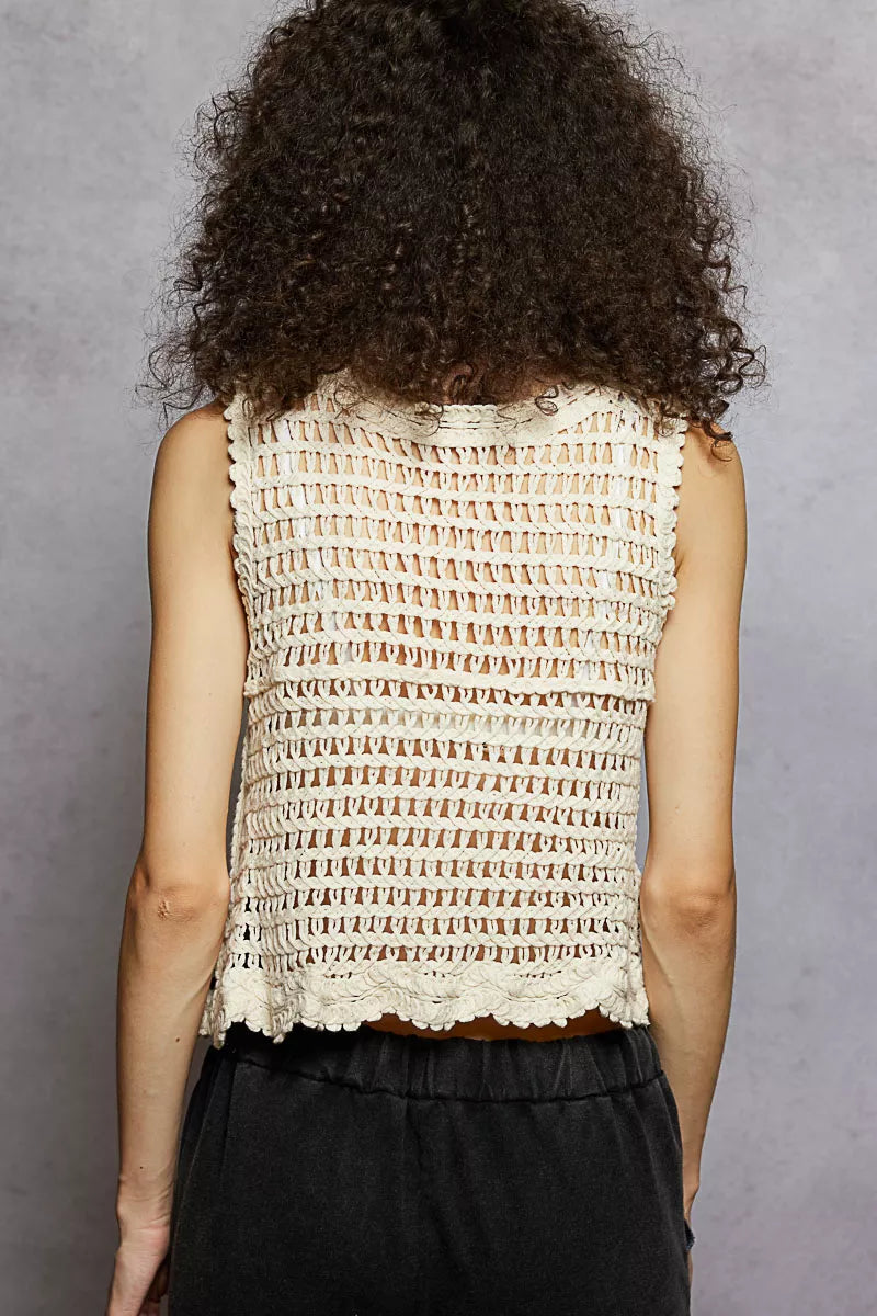 POL Floral Round Neck Cropped Crochet Sleeveless Top with Scalloped Edge
