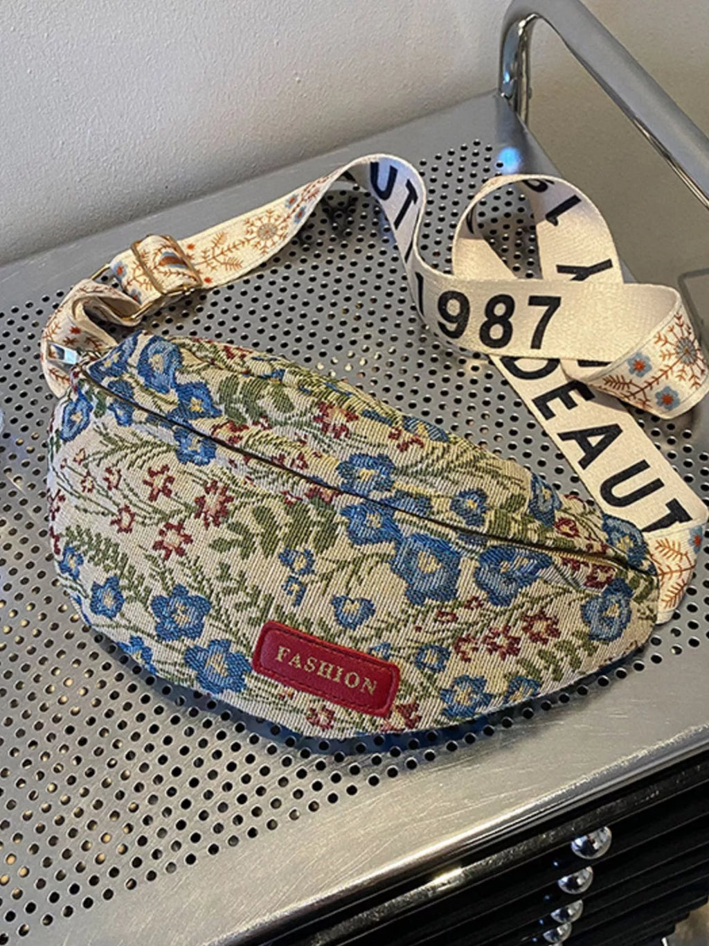 Floral Pattern Wide Strap Crossbody Bag