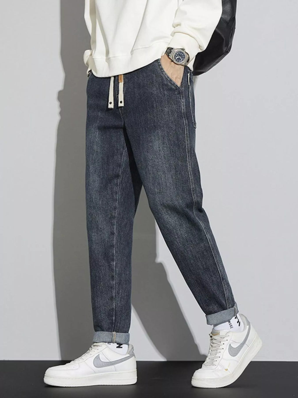 Men's Washed Relaxed Fit Cuffed Jeans