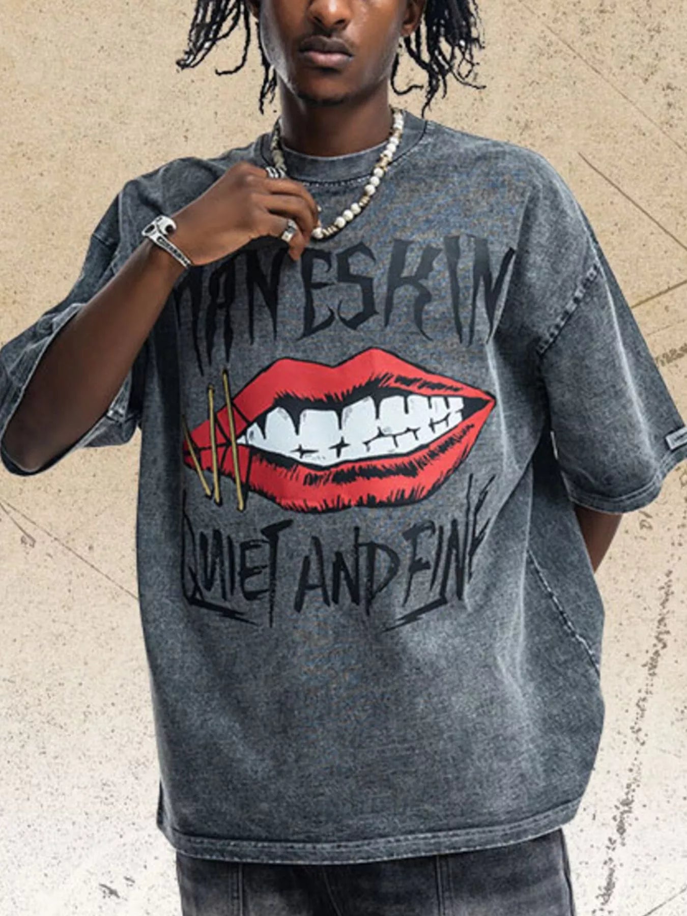 Men's Lip Graphic Washed Round Neck T-Shirt