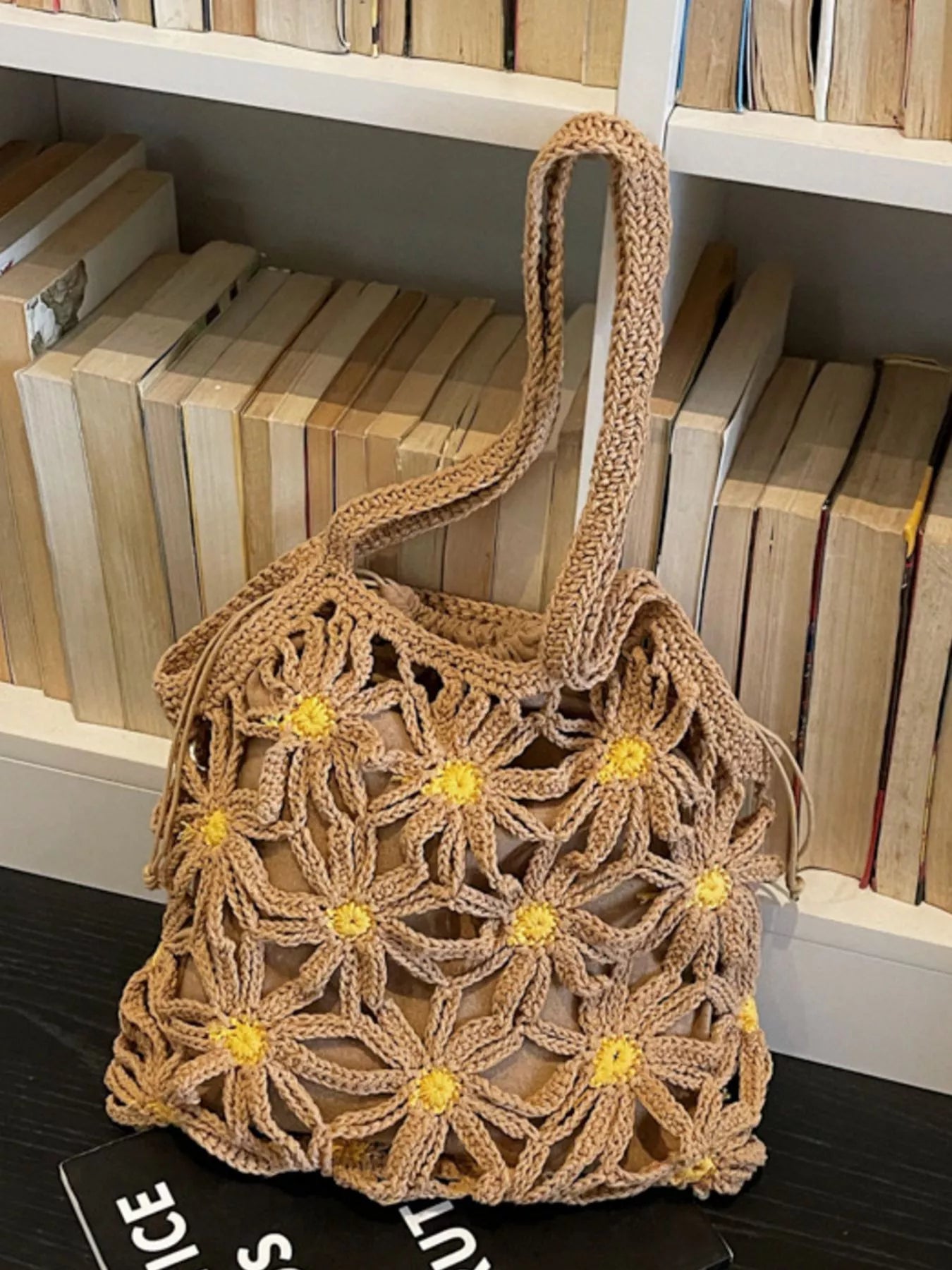 Crochet Daisy Shoulder Bag