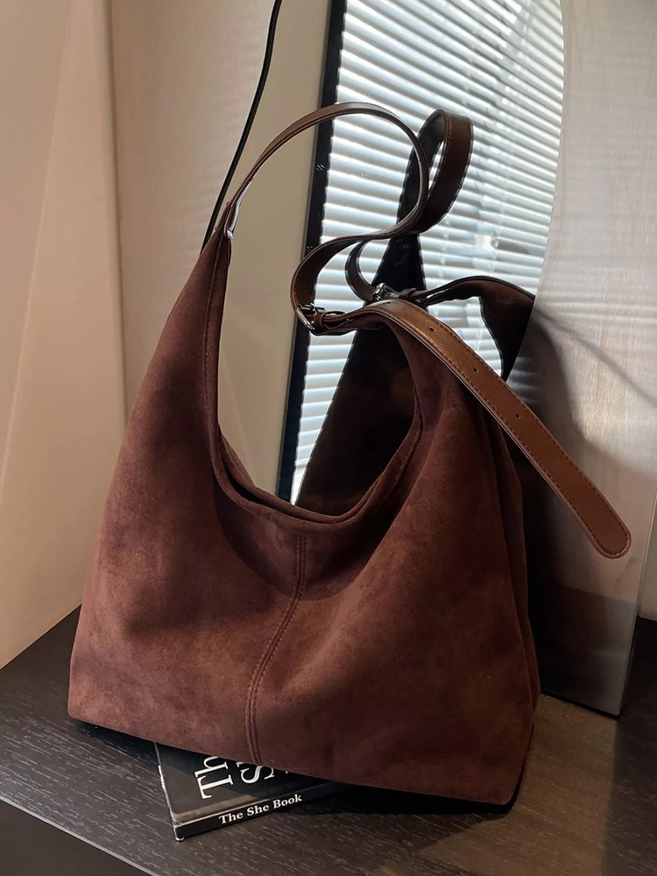 Lightweight Adjustable Strap Handbag