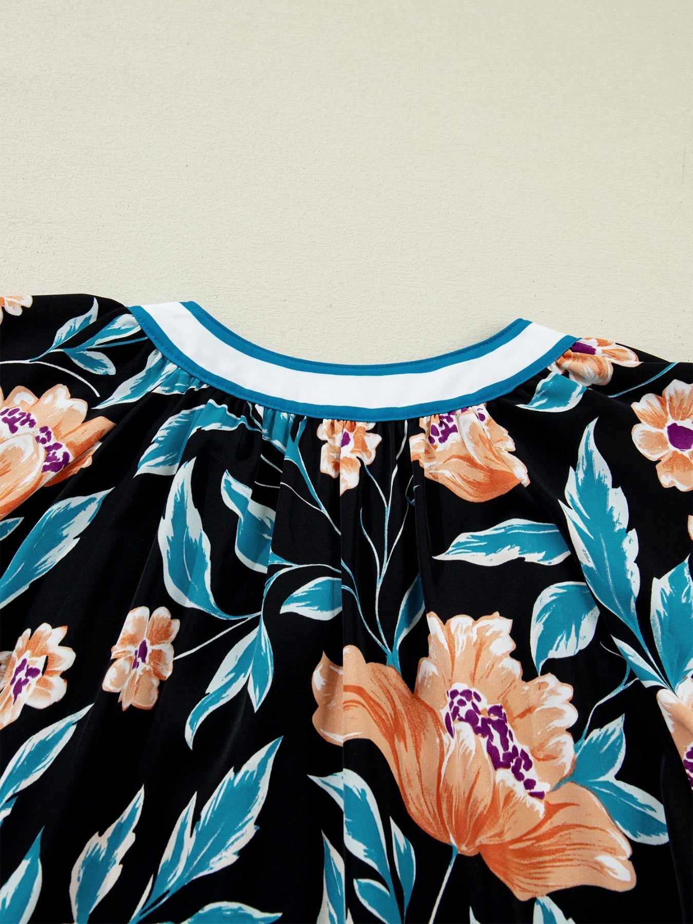 Floral Short Bubble Sleeve Buttoned Notched Neck Blouse