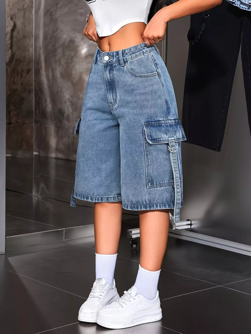 Loose Fit Cargo Denim Capris