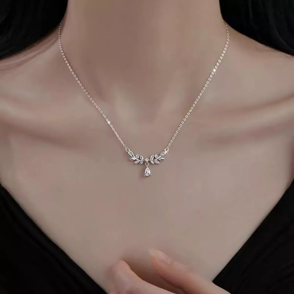 925 Sterling Silver Zircon Flower Necklace