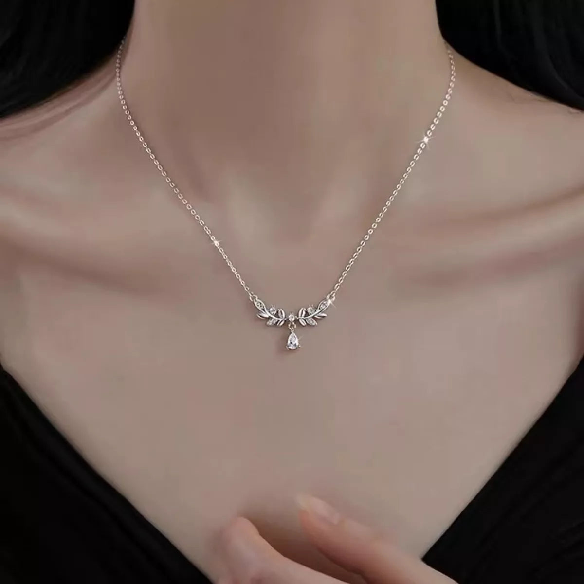 925 Sterling Silver Zircon Flower Necklace