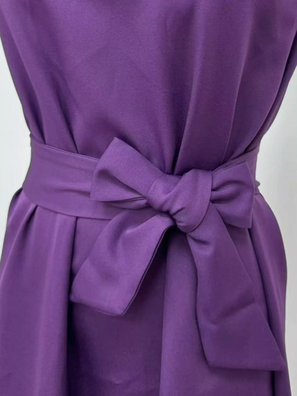Round Neck Sleeveless Midi Dress