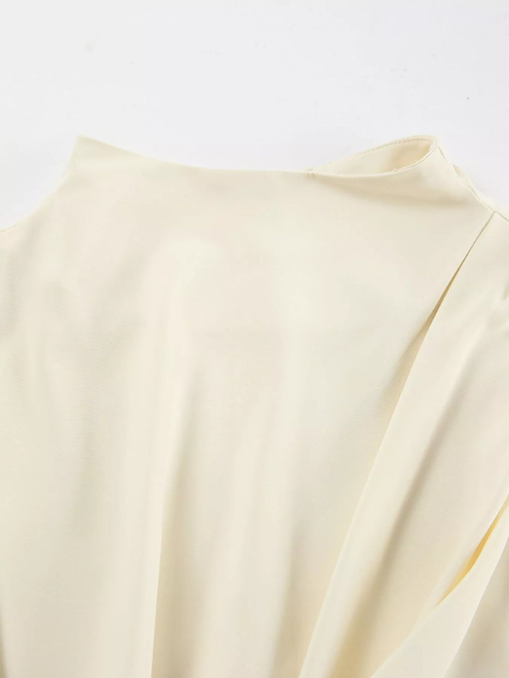 Ruched Mock Neck Long Sleeve Blosue