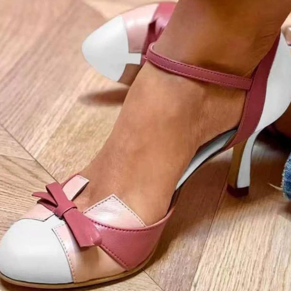 Bow Round Toe Mid Heel Sandals
