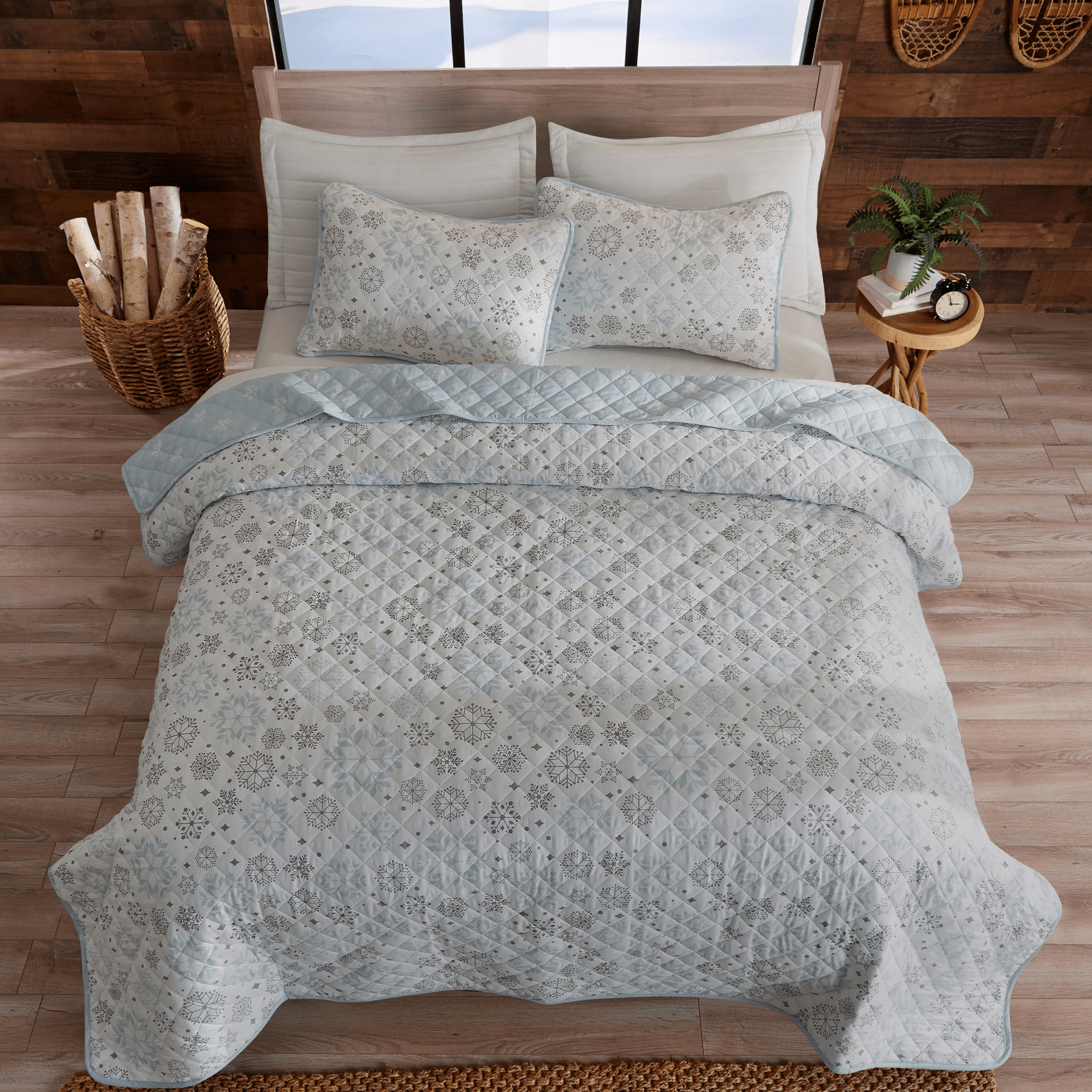 Snowflake Quilt - Nova Collection