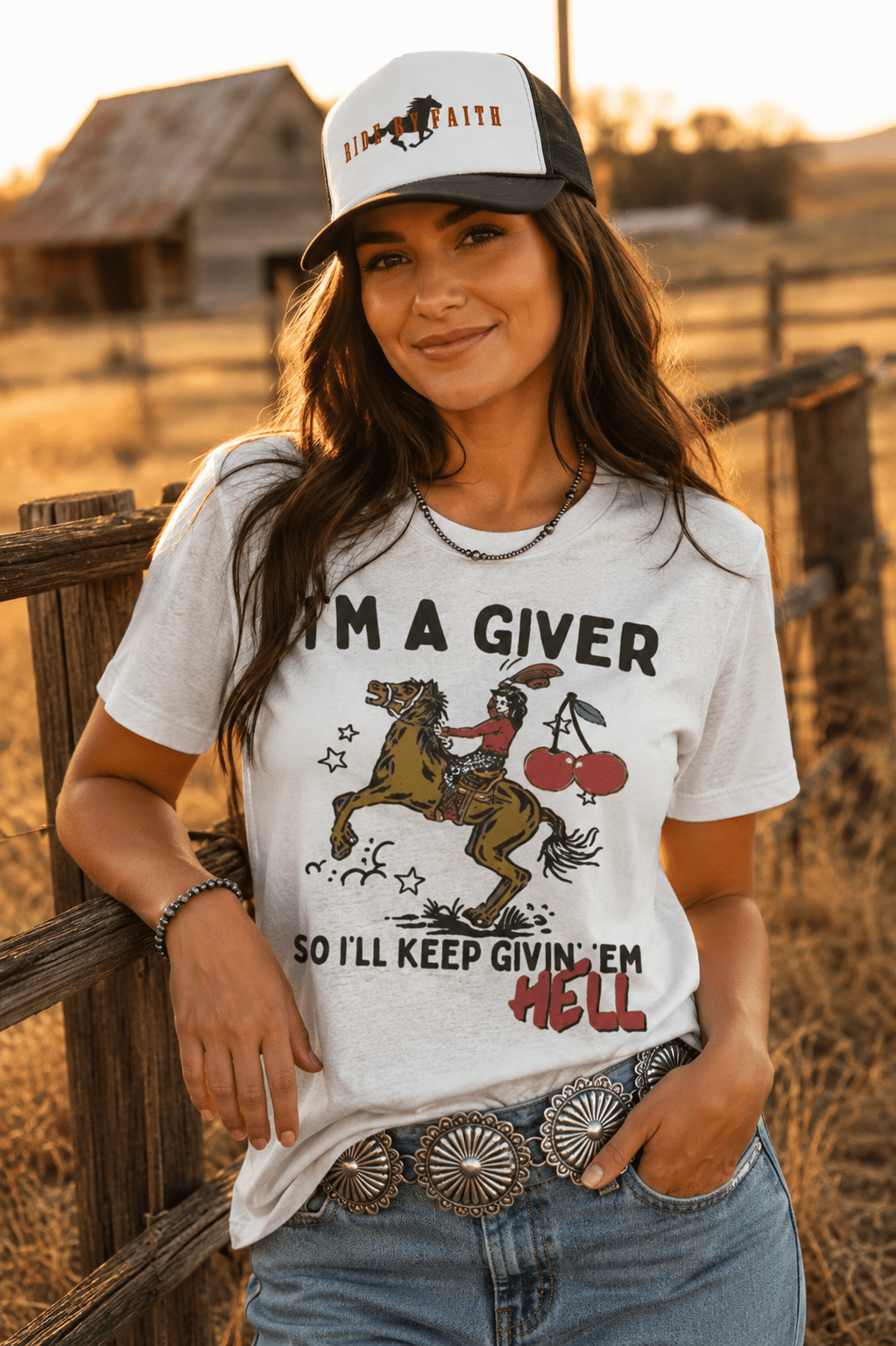 I'm a Giver Keep Givin' 'Em Hell Graphic Tee