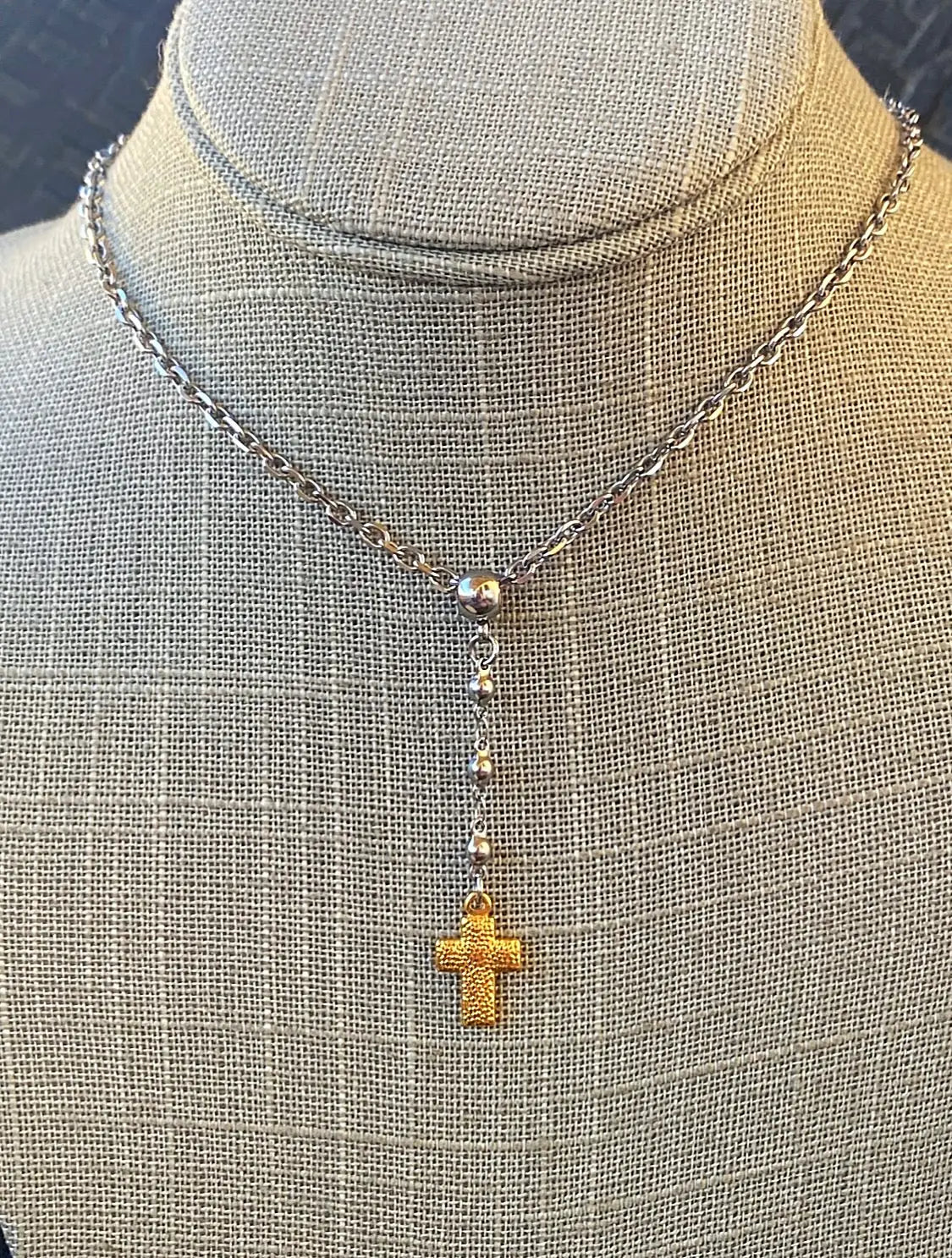 CROSS LARIAT CHOKER