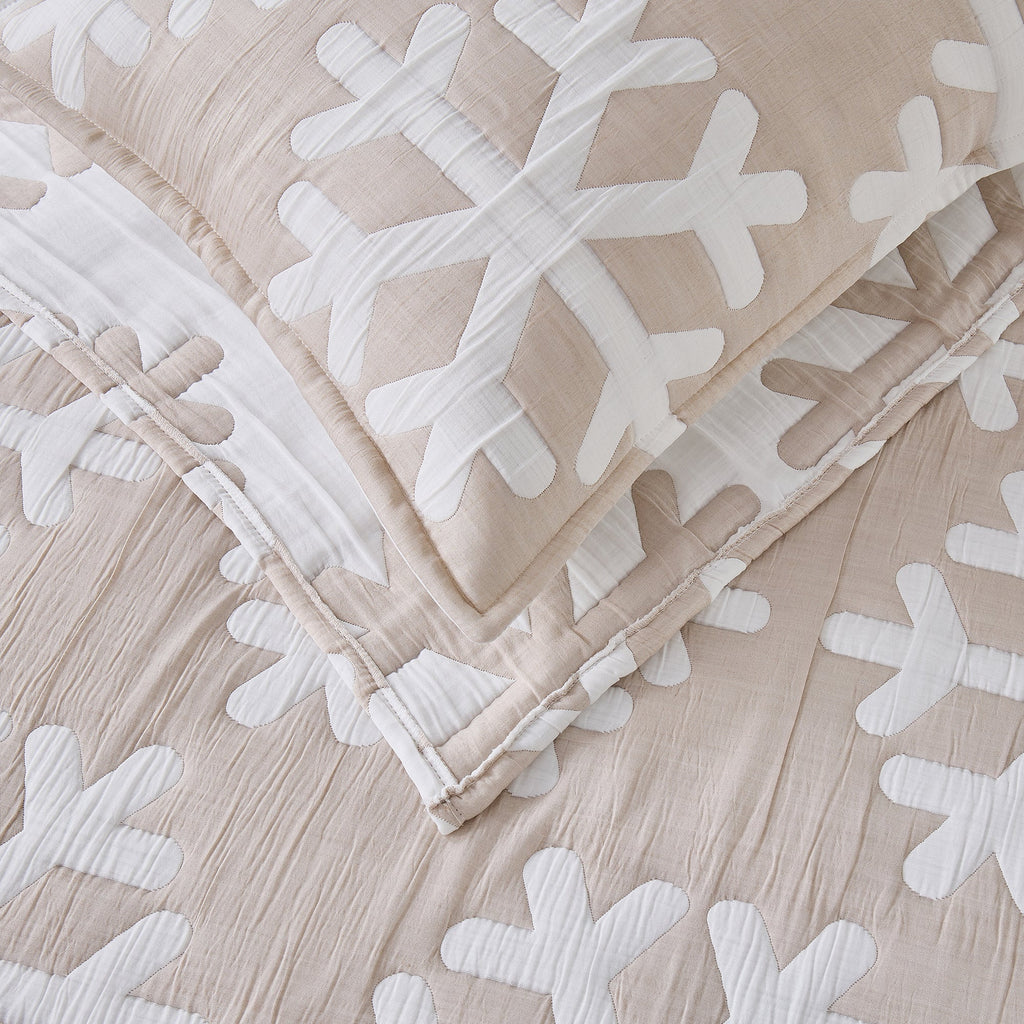 Matelassé Snowflake Quilt Set - Nino Collection
