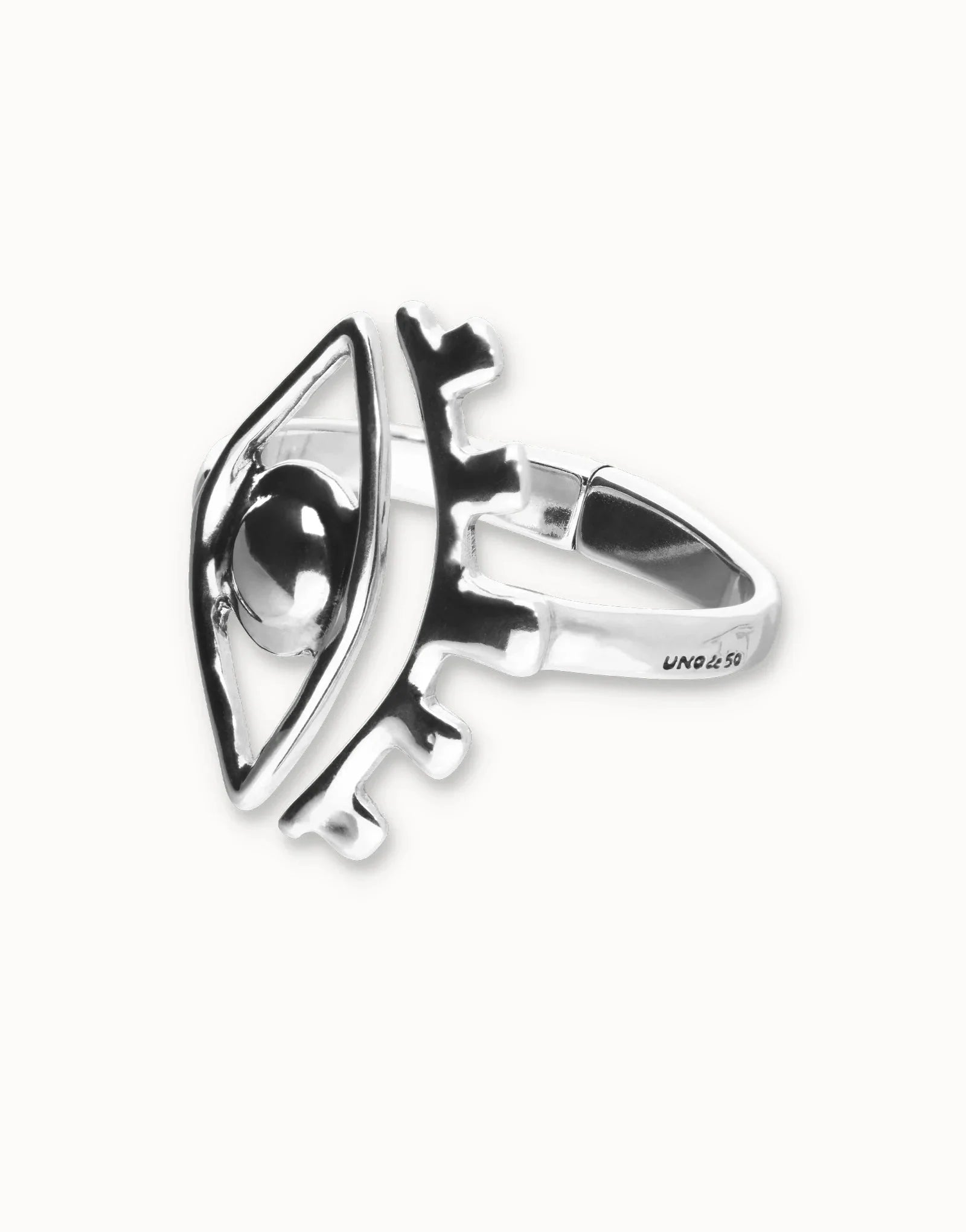 Uno de 50 Bangle bracelet with a striking central eye