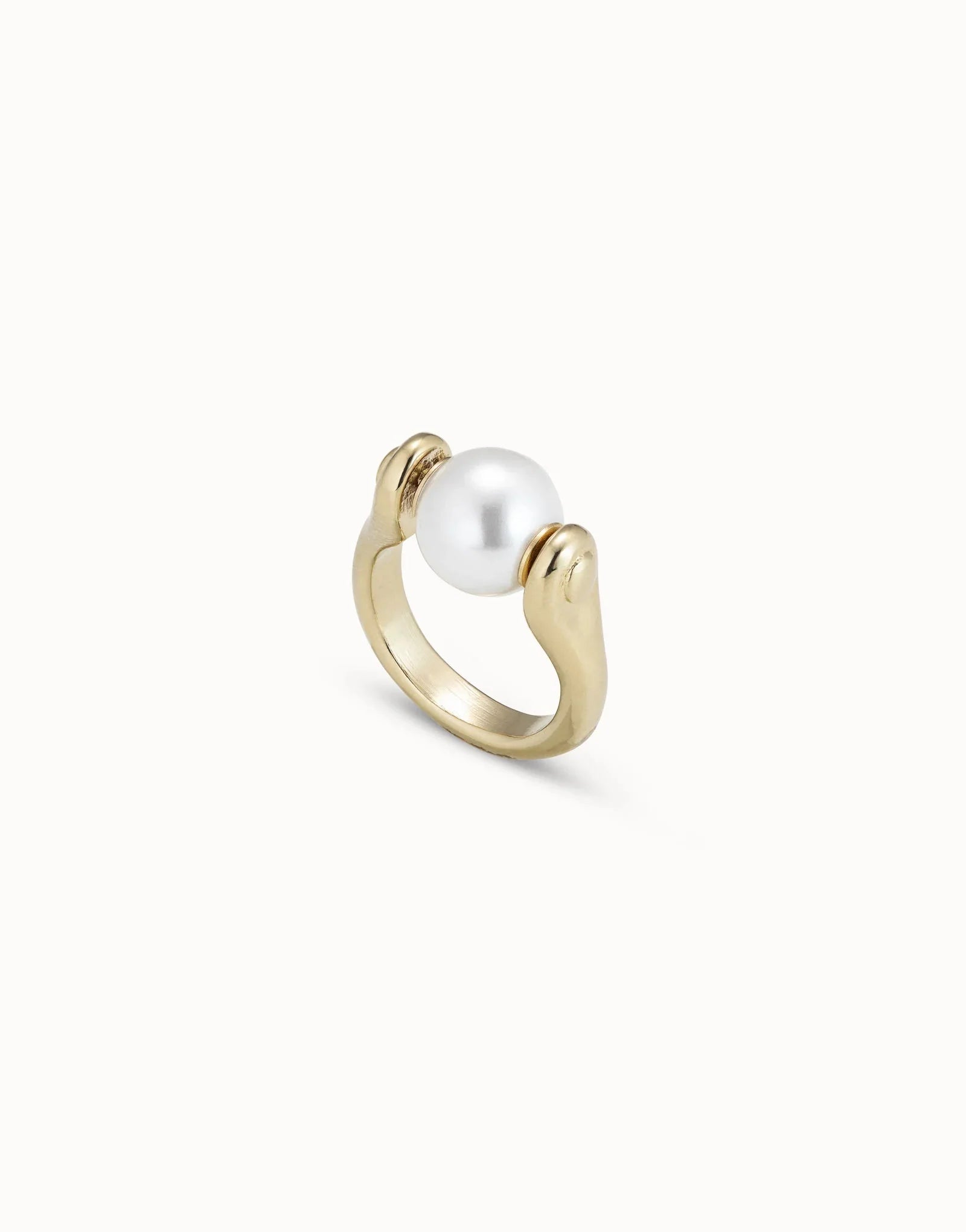 Uno De 50 Ring with small pearl