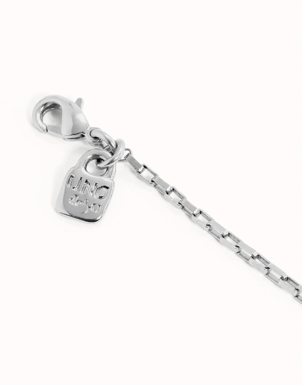 Uno De 50 Short link chain charm necklace Silver